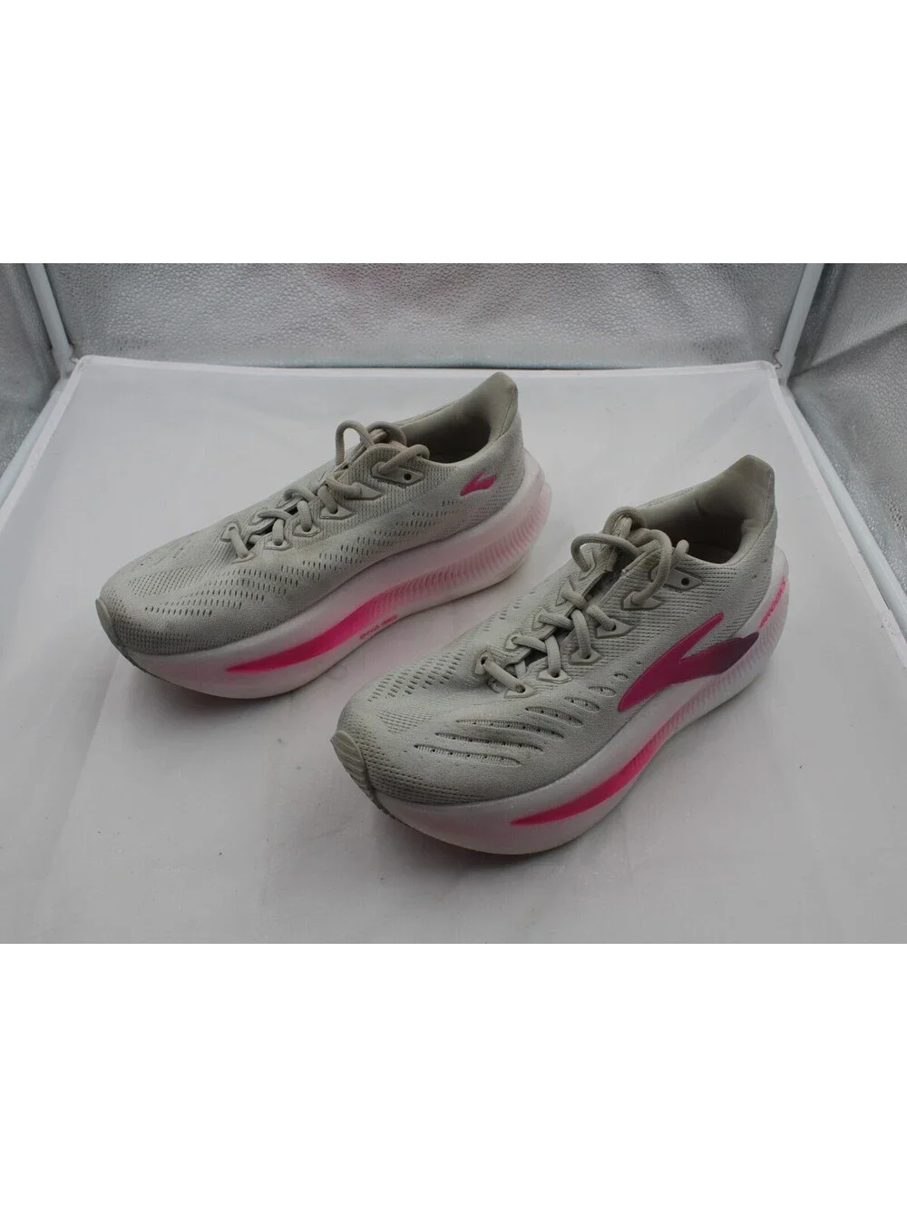 Brooks Glycerin Max 2 Women’s Size 8 Cushion Road Running Shoes Oyster Pink